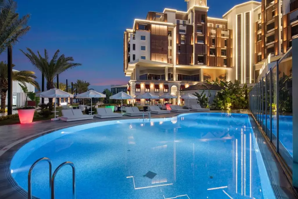 هتل سلکتیوم لاکچری ریزورت بلک