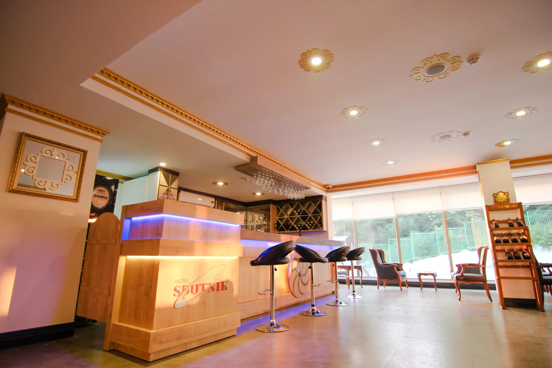 هتل Hotel Sputnik باتومی