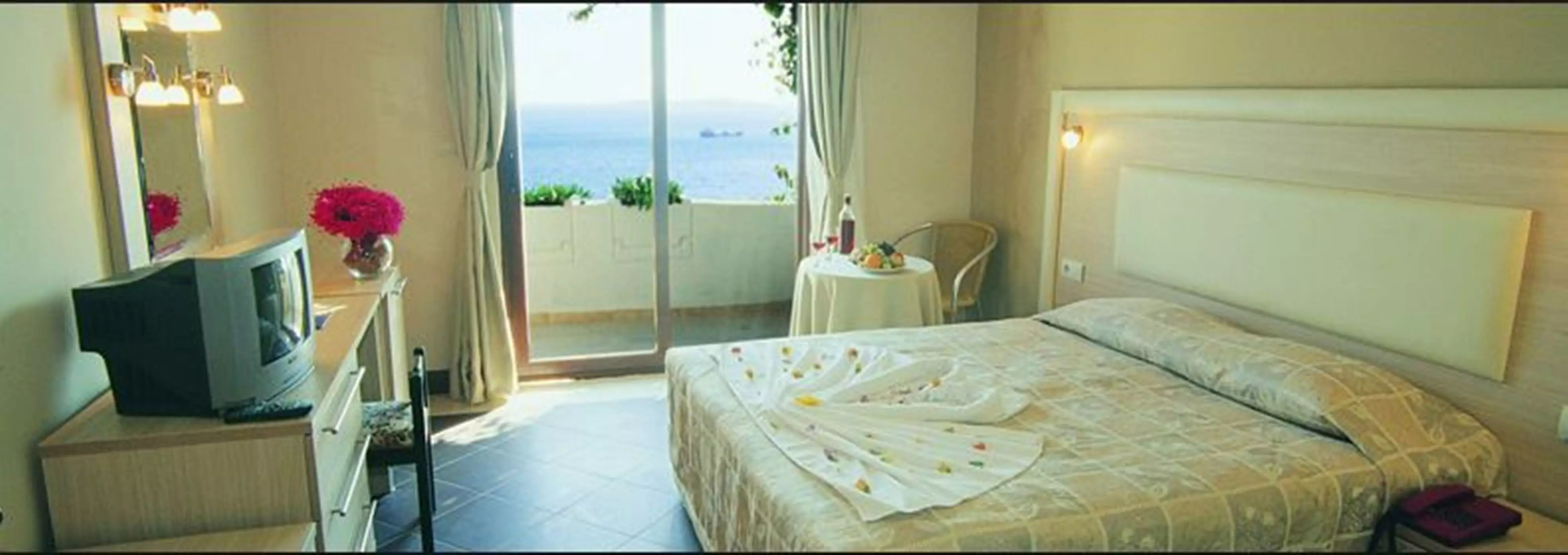 Alibaba https://cdn.alibaba.ir/ostorage/hotel-accommodation-images/69e7b768eb1ae654aaa152b4_Bodrum-Forever-Club-1.webp