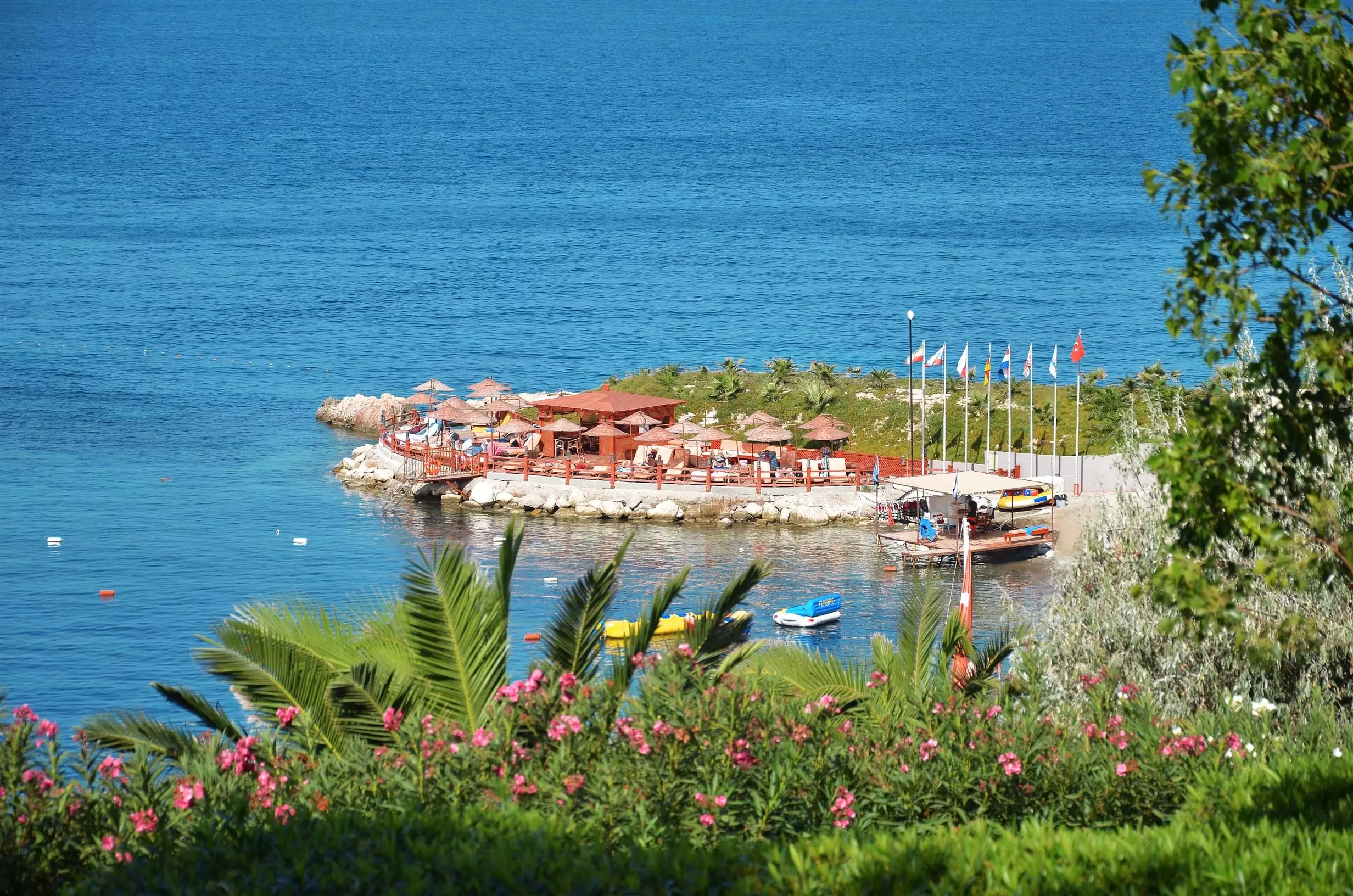 هتل The Grand Blue Sky International کوش آداسی