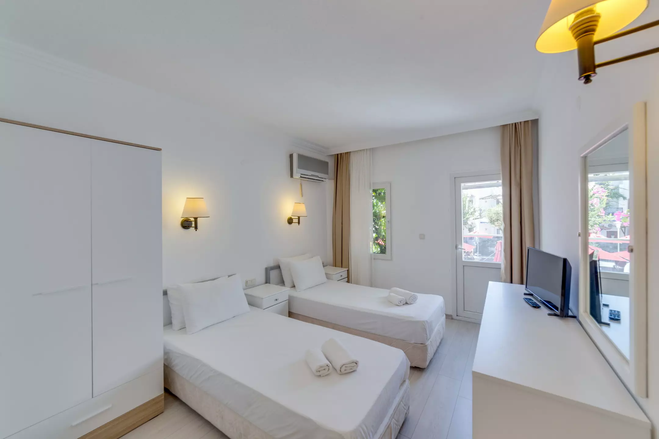 هتل The Hello Hotel بدروم