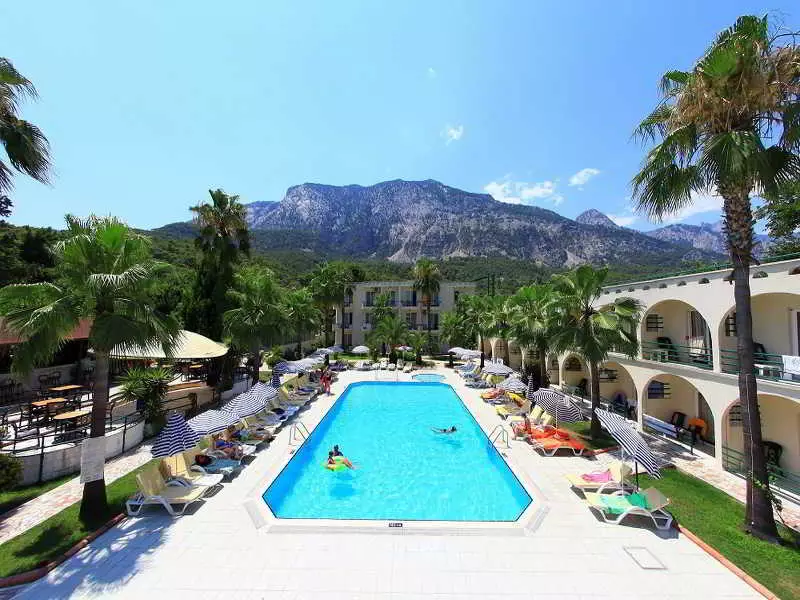 هتل Hotel Golden Sun بلدیبی