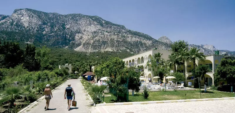 هتل Hotel Golden Sun بلدیبی