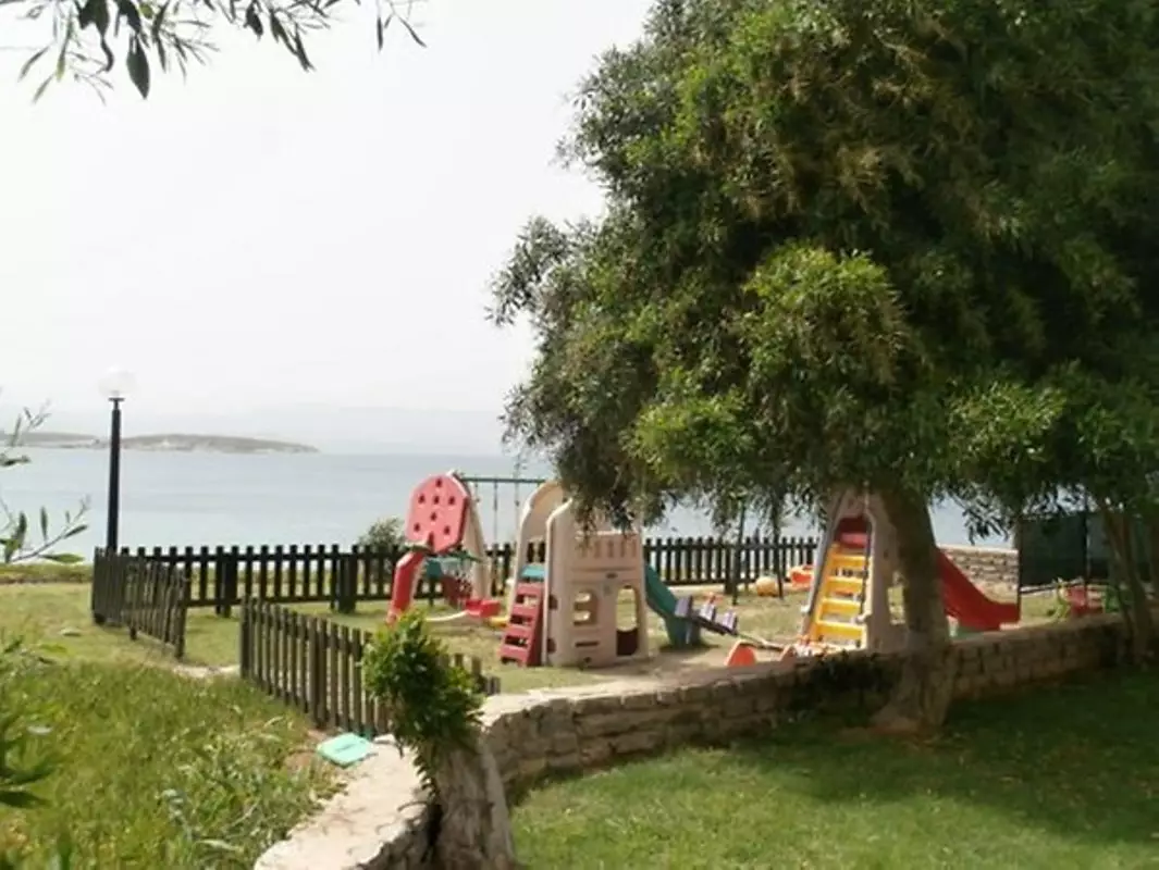 هتل Babaylon Hotel Cesme