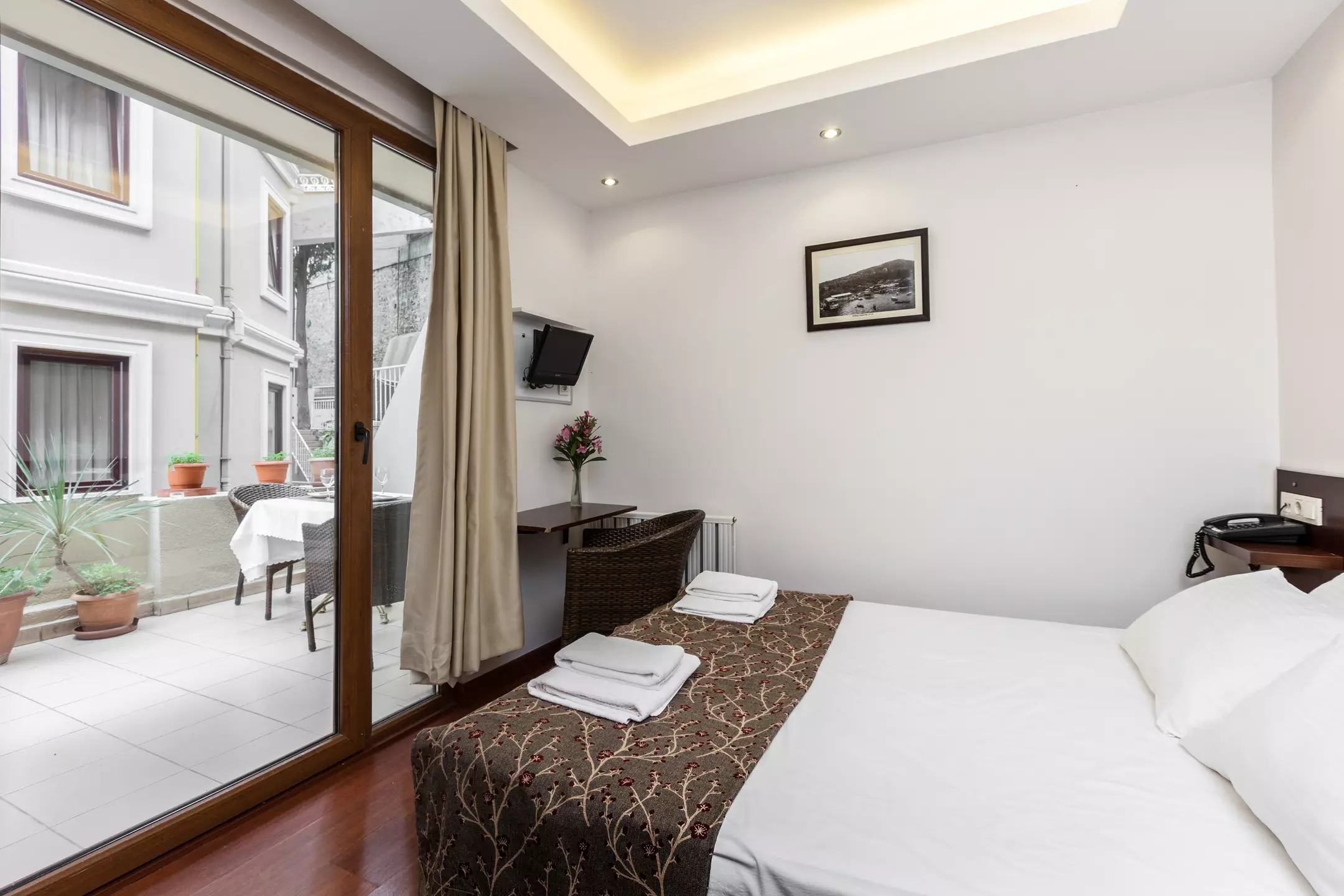 Alibaba https://cdn.alibaba.ir/ostorage/hotel-accommodation-images/69e85932eb1ae654aaa18b5f_Adalar-Buyukada-Comfort-1.webp