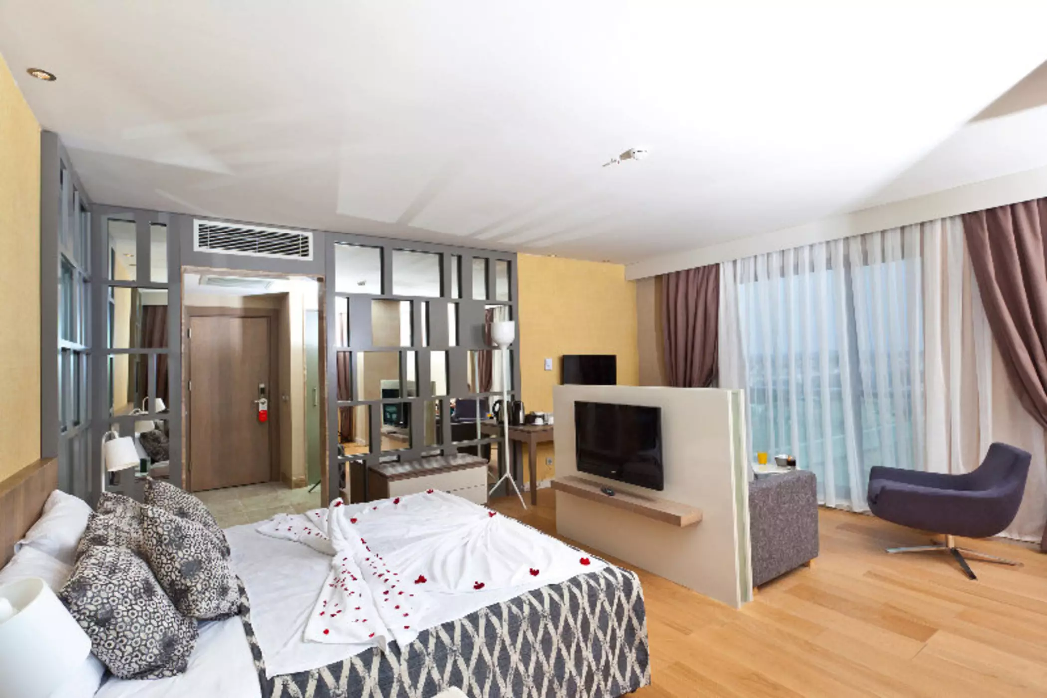 Alibaba https://cdn.alibaba.ir/ostorage/hotel-accommodation-images/69e86135eb1ae654aaa18d68_Belek-TUI-BLUE-Sherwood-Belek-0.webp