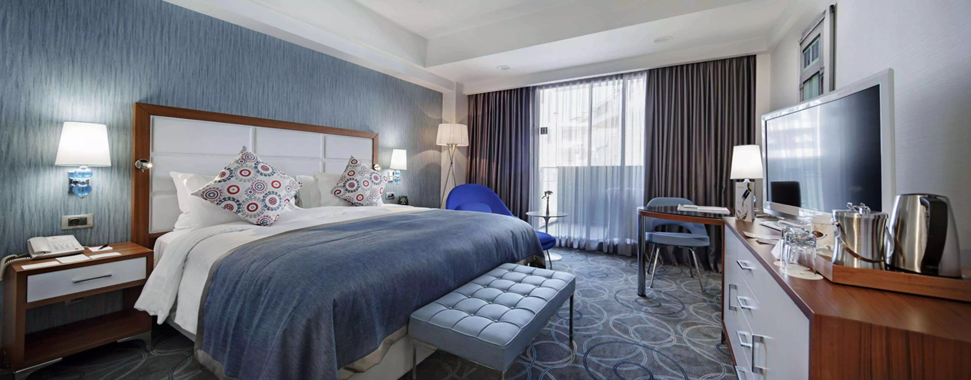 Alibaba https://cdn.alibaba.ir/ostorage/hotel-accommodation-images/69e883fb61ec039ef7569a60_Kusadasi-DoubleTree-by-Hilton-Hotel-Kusadasi-1.webp