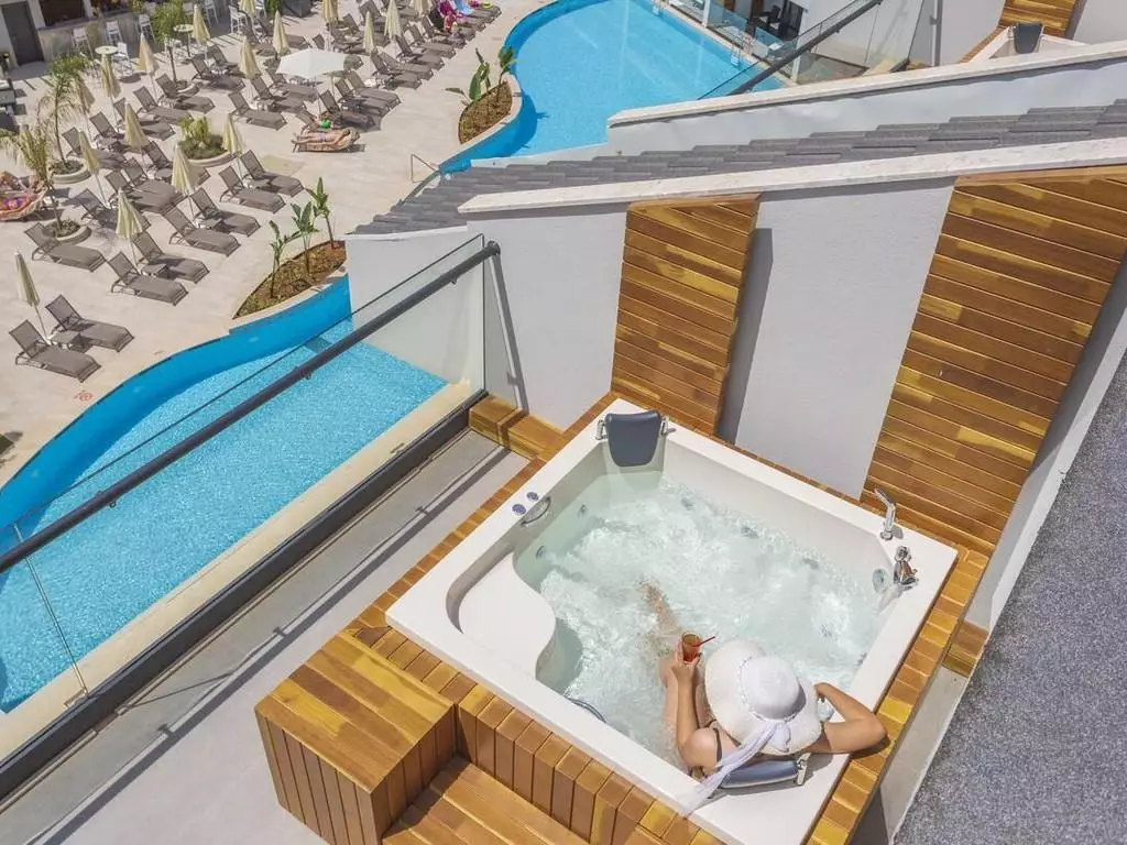 هتل Orka Sunlife Resort Hotel & Aquapark Oludeniz