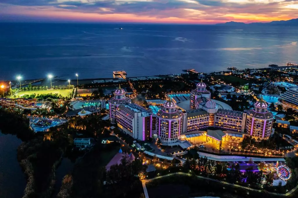 Alibaba https://cdn.alibaba.ir/ostorage/hotel-accommodation-images/69e8a9c0eb1ae654aaa19d65_Lara-Delphin-BE-Grand-Resort-0.webp