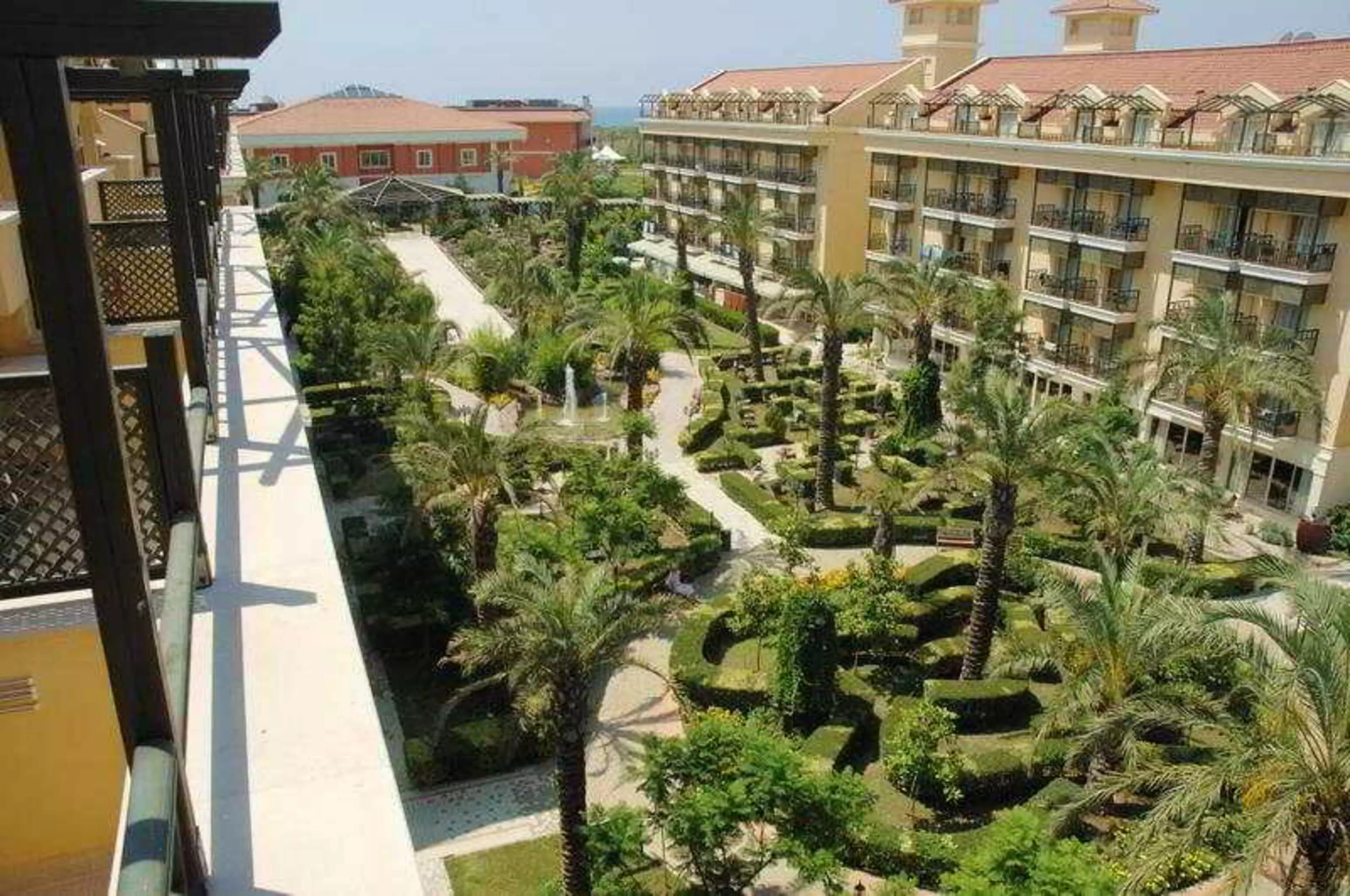 هتل Crystal Paraiso Verde Resort & Spa Bogazkent
