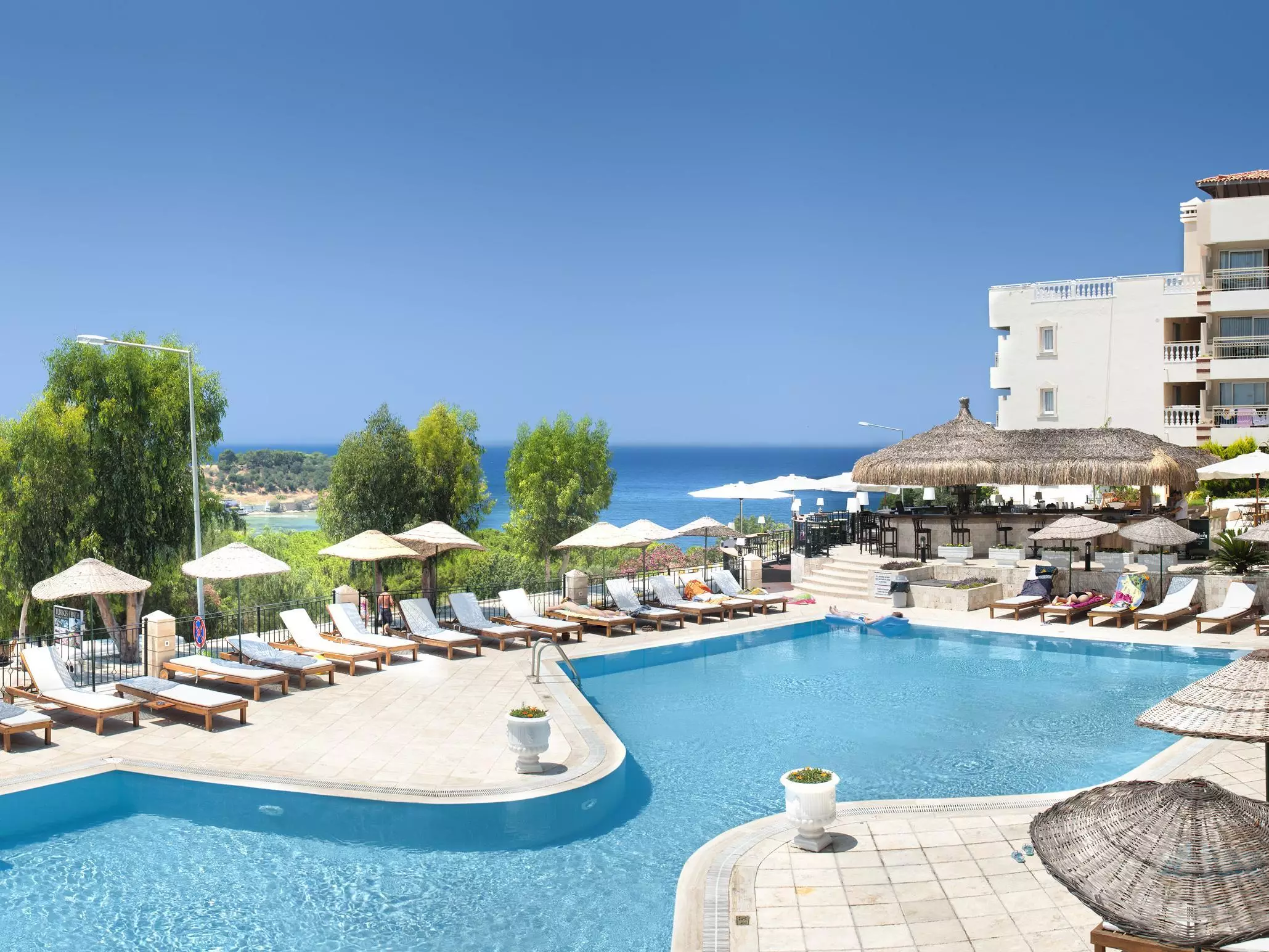 هتل Hotel Carina کوش آداسی