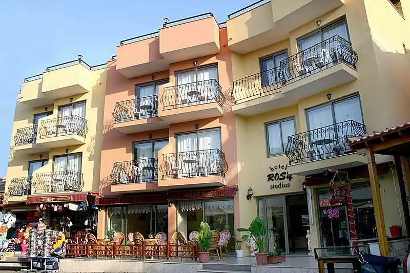 هتل Hotel Rosy Suites کوش آداسی