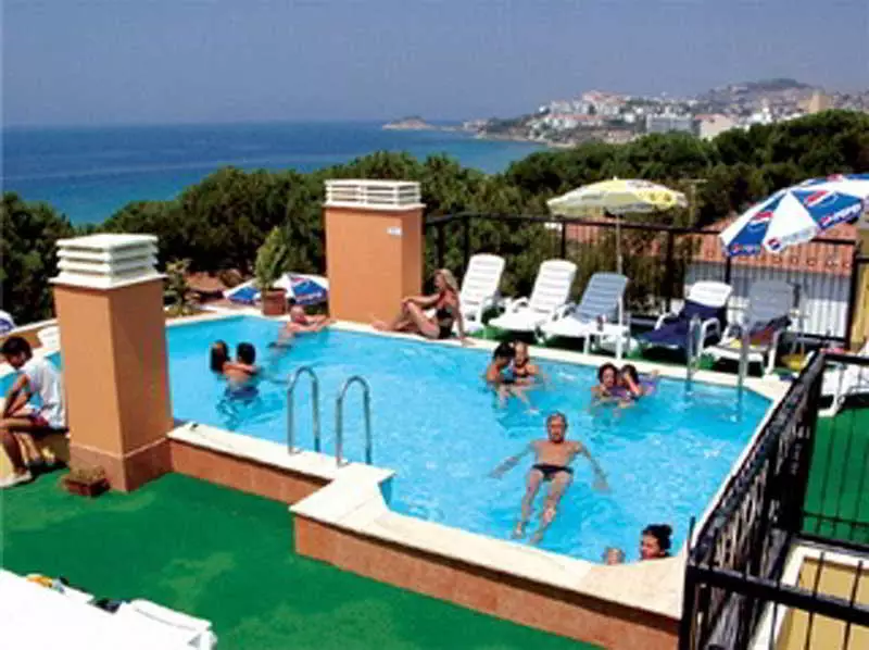 هتل Hotel Rosy Suites کوش آداسی