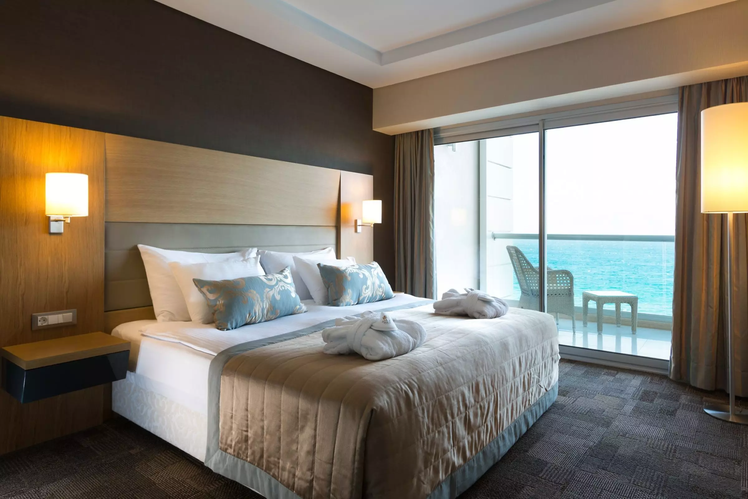 Alibaba https://cdn.alibaba.ir/ostorage/hotel-accommodation-images/69e8dbb1eb1ae654aaa1a618_Cesme-Boyalik-Beach-Hotel--SPA-Thermal-Resort-1.webp