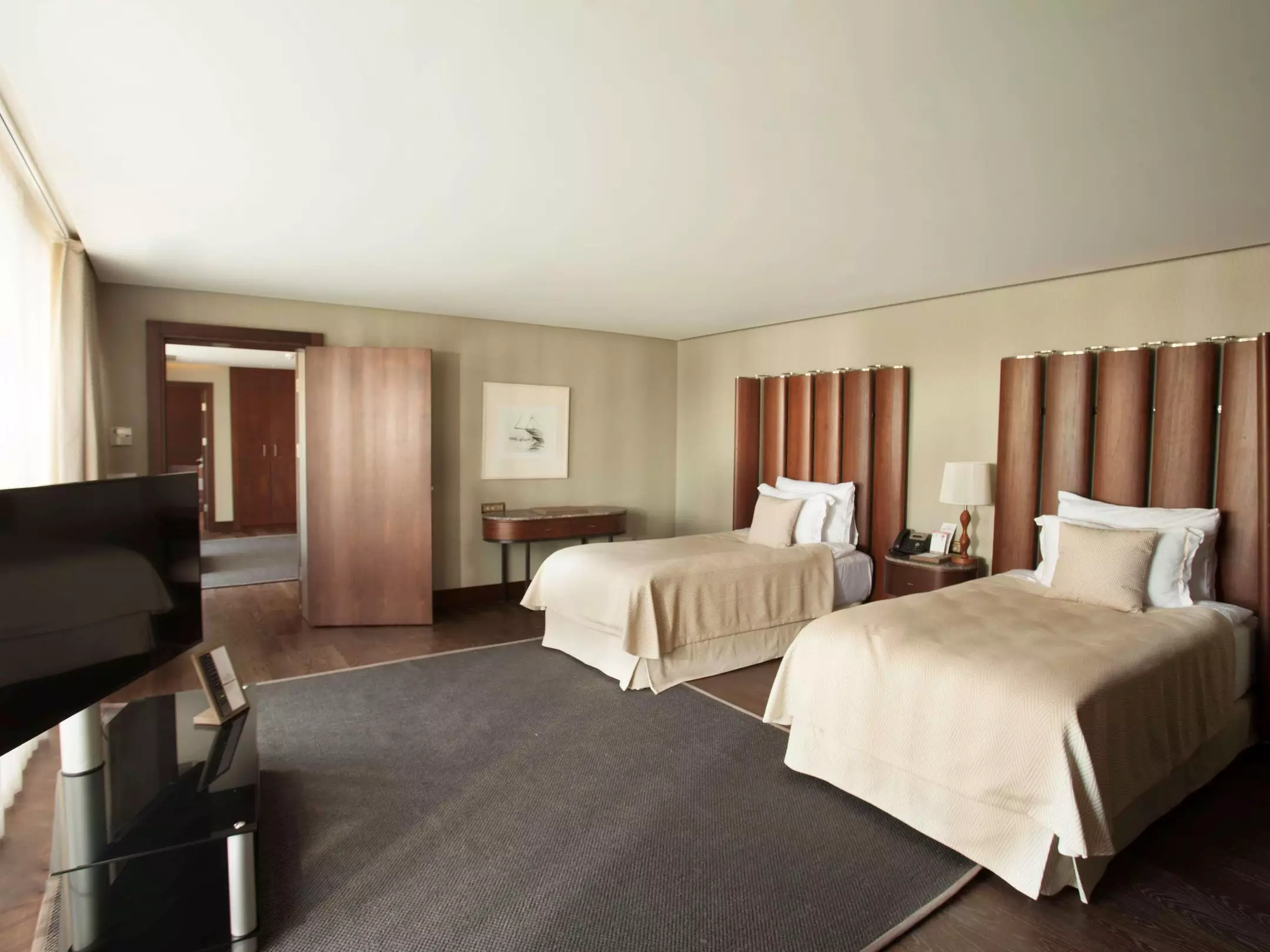 Alibaba https://cdn.alibaba.ir/ostorage/hotel-accommodation-images/69e8e1e261ec039ef756acd9_G-cek-Rixos-Premium-G-cek-1.webp