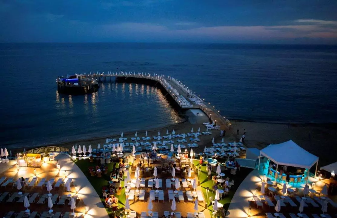 Alibaba https://cdn.alibaba.ir/ostorage/hotel-accommodation-images/69e9022ceb1ae654aaa1a9fe_Avsallar-Azura-Deluxe-Resort--Spa-Hotel-1.webp