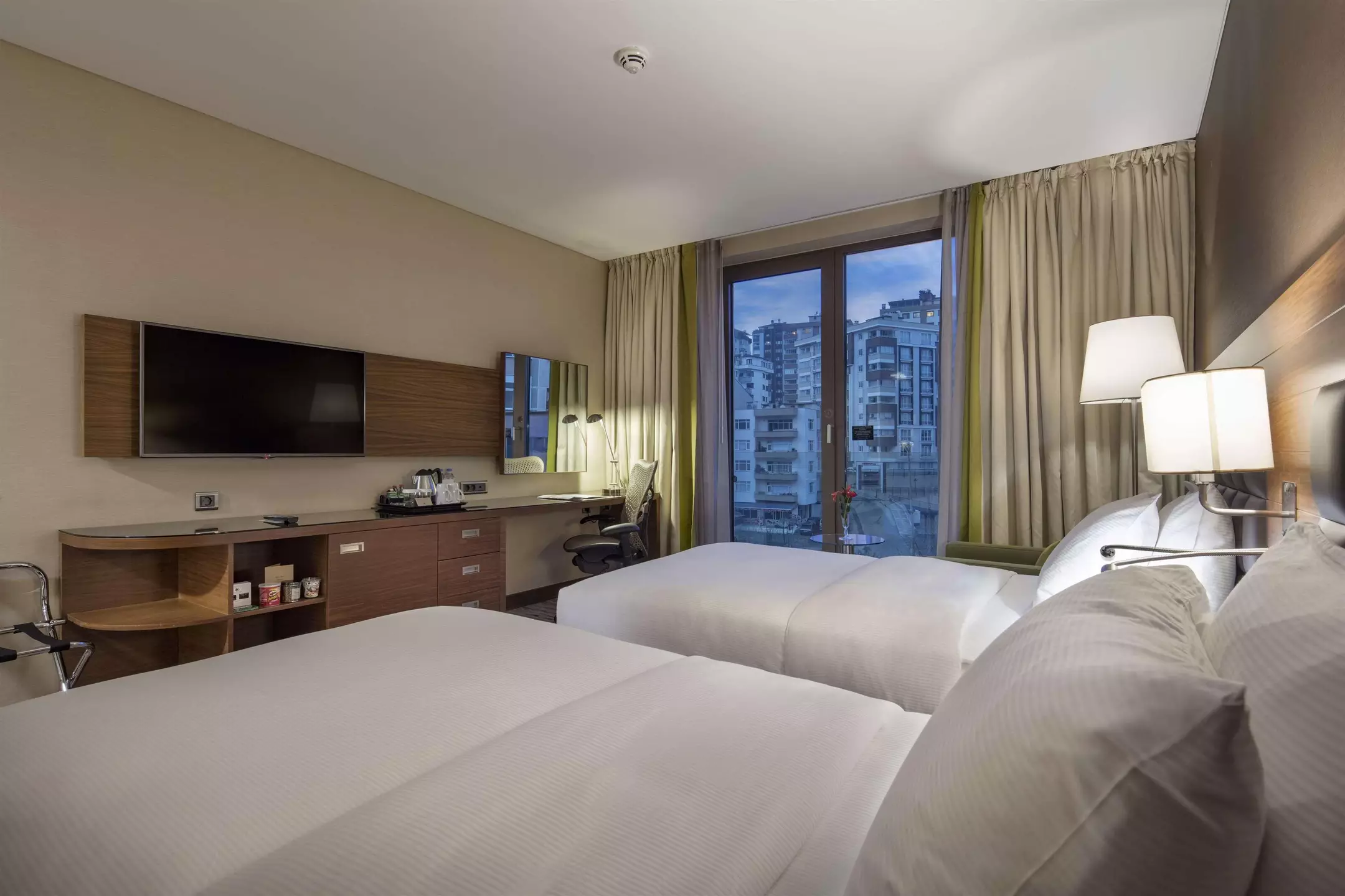 Alibaba https://cdn.alibaba.ir/ostorage/hotel-accommodation-images/69e90c5061ec039ef756b7b1_Trabzon-DoubleTree-by-Hilton-Hotel-Trabzon-0.webp