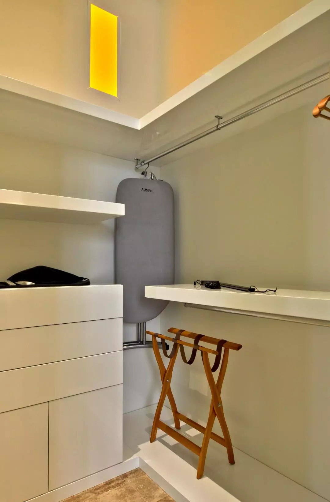 Alibaba https://cdn.alibaba.ir/ostorage/hotel-accommodation-images/69e92f5261ec039ef756bf24_Yalikavak-Yalikavak-Marina-Beach-Hotel-1.webp