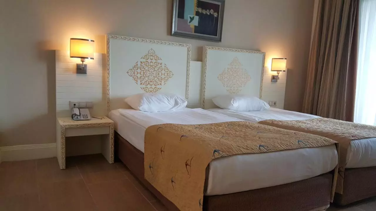 Alibaba https://cdn.alibaba.ir/ostorage/hotel-accommodation-images/69e9787f61ec039ef756d116_Kizilot-Crystal-Admiral-Resort-Suites--Spa-0.webp