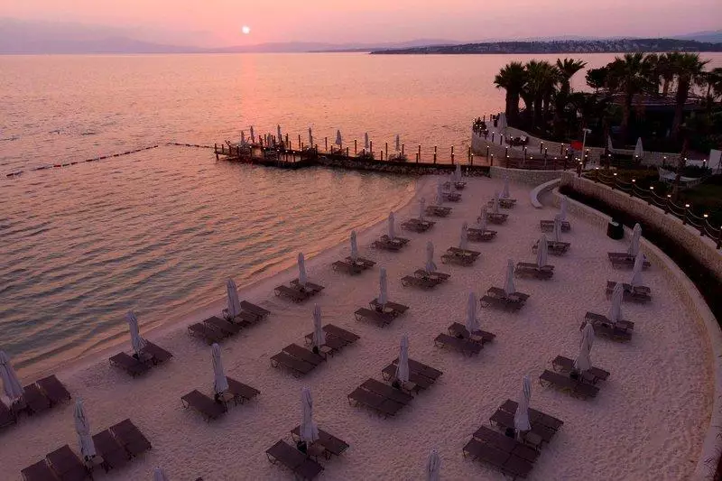 Alibaba https://cdn.alibaba.ir/ostorage/hotel-accommodation-images/69e9eb44eb1ae654aaa1d0a3_Cesme-Reges-A-Luxury-Collection-Resort-and-SPA-1.webp