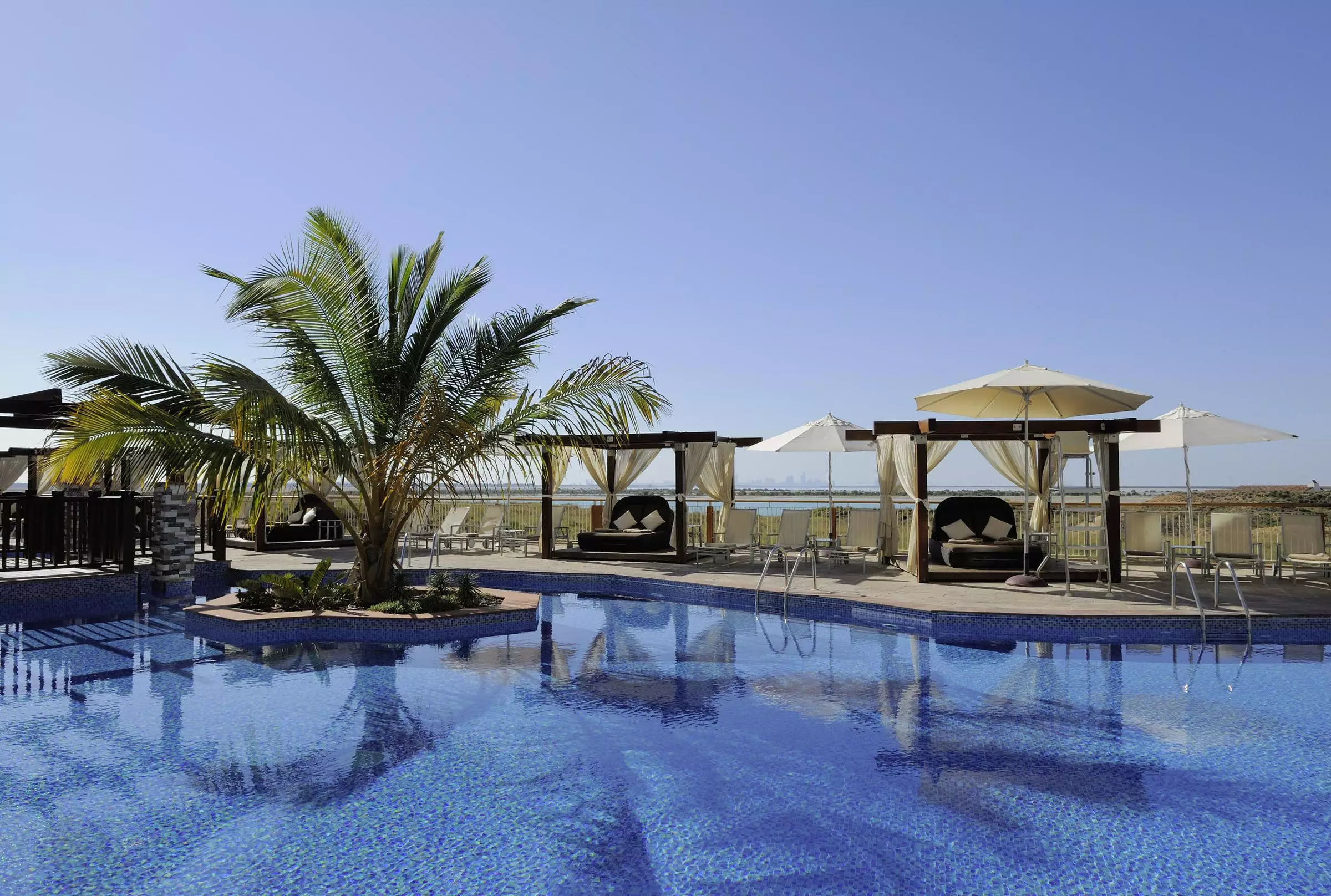 Alibaba https://cdn.alibaba.ir/ostorage/hotel-accommodation-images/69ea0d41eb1ae654aaa1d59f_Abu-Dhabi-Radisson-Blu-Hotel-Abu-Dhabi-Yas-Island-0.webp