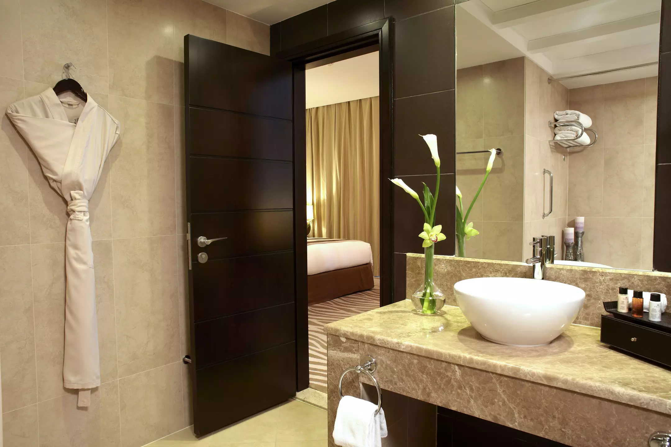هتل Cristal Hotel Abu Dhabi ابوظبی
