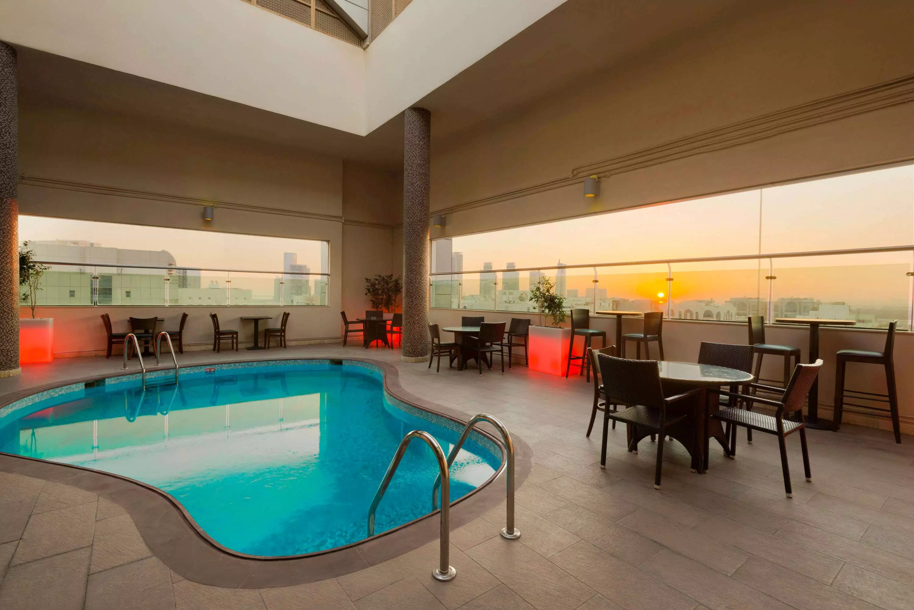 هتل Ramada by Wyndham Abu Dhabi Downtown ابوظبی