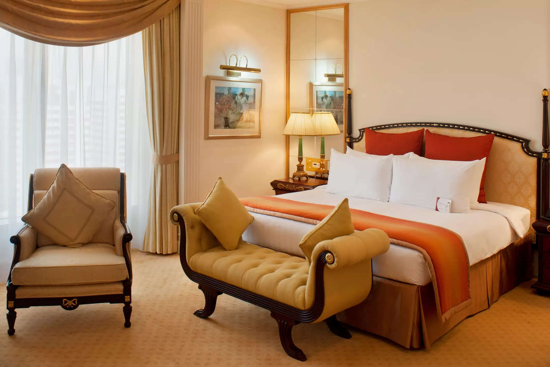 هتل Crowne Plaza Abu Dhabi ابوظبی