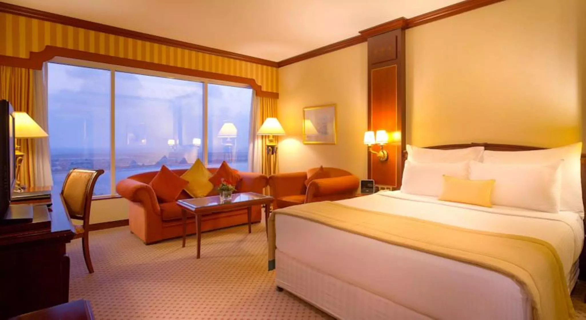 هتل Corniche Hotel Abu Dhabi ابوظبی