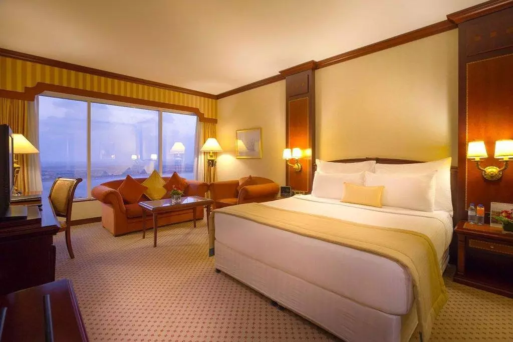 هتل Corniche Hotel Abu Dhabi ابوظبی