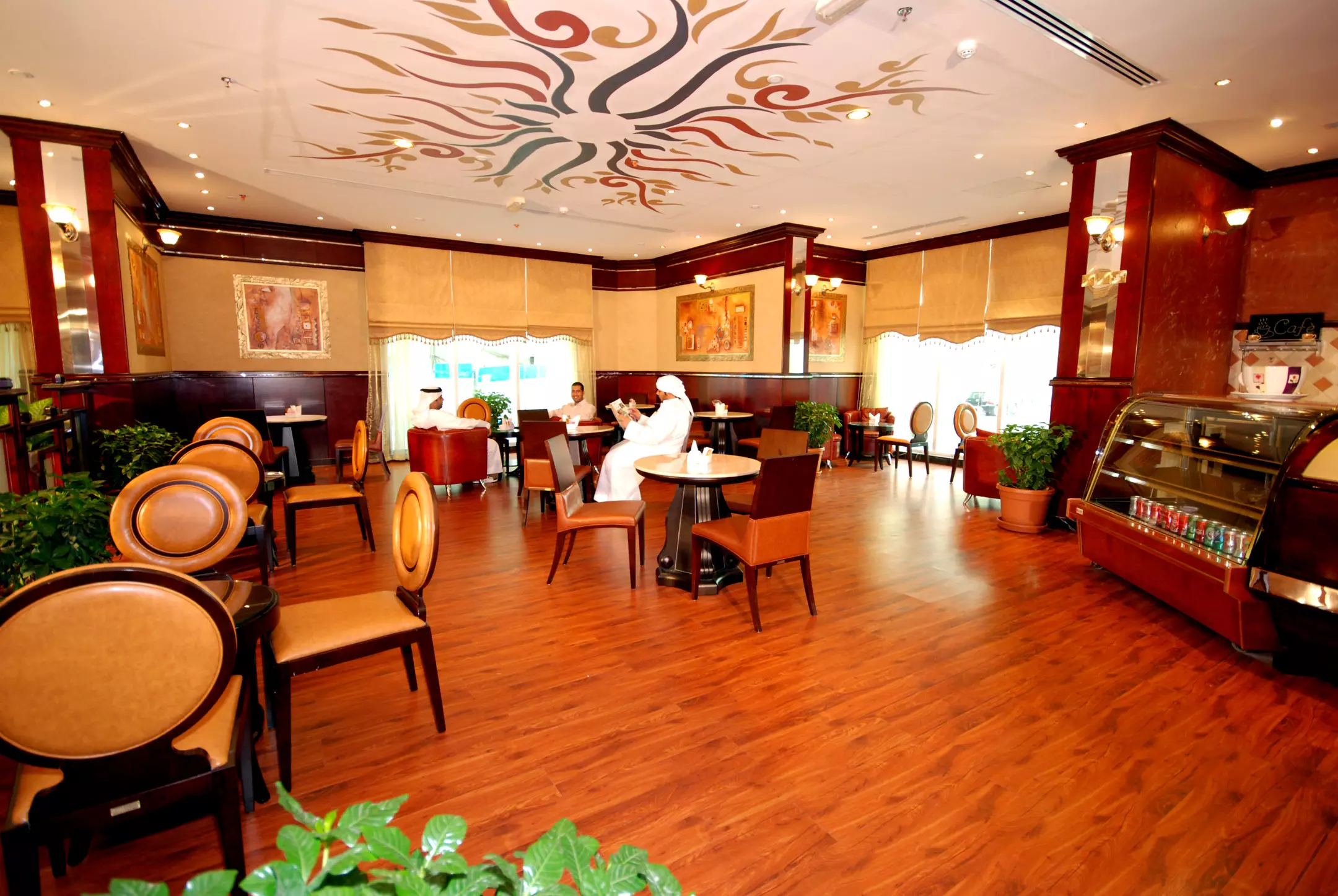 هتل Al Bustan Hotels Flats شارجه