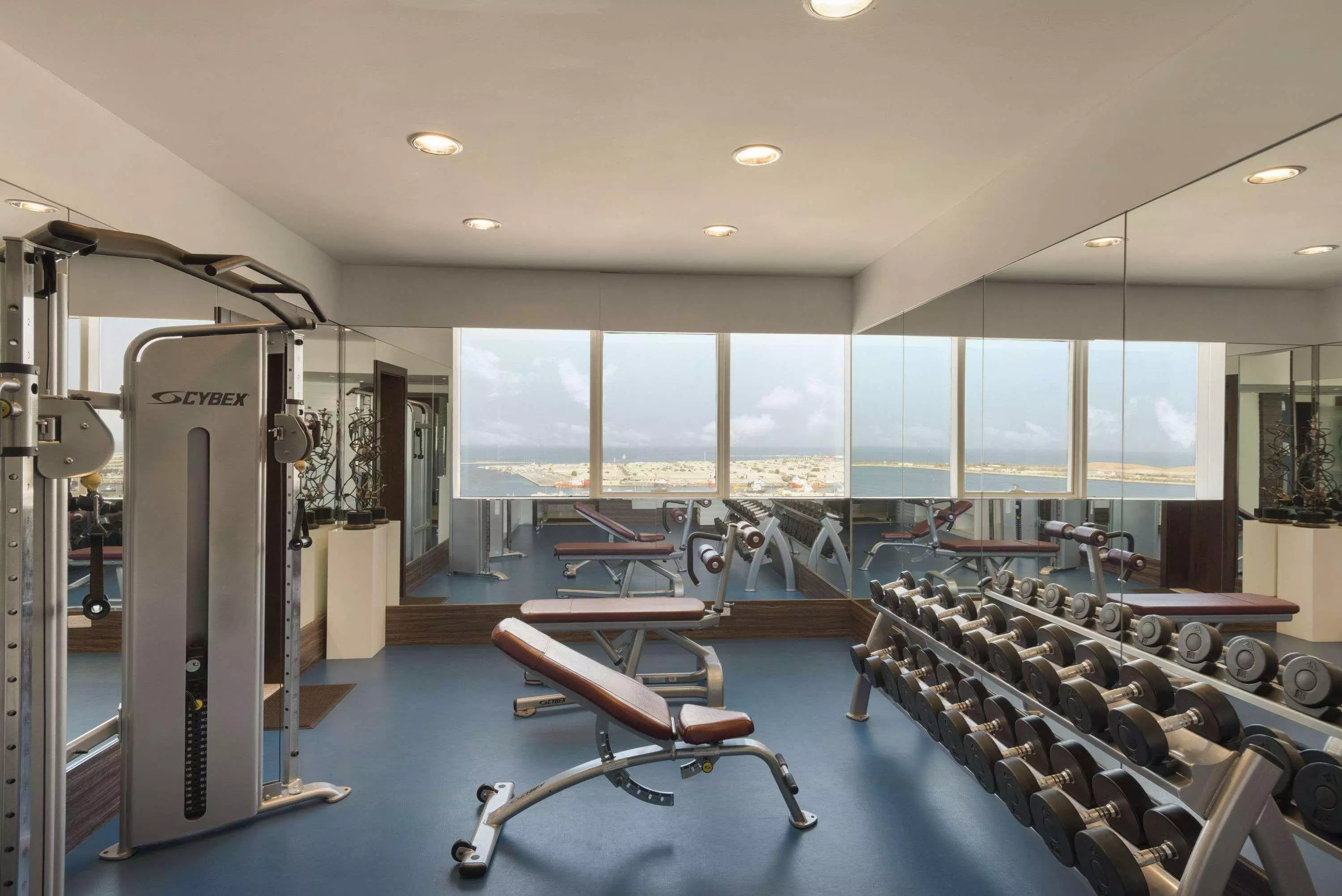 هتل Ramada by Wyndham Abu Dhabi Corniche ابوظبی