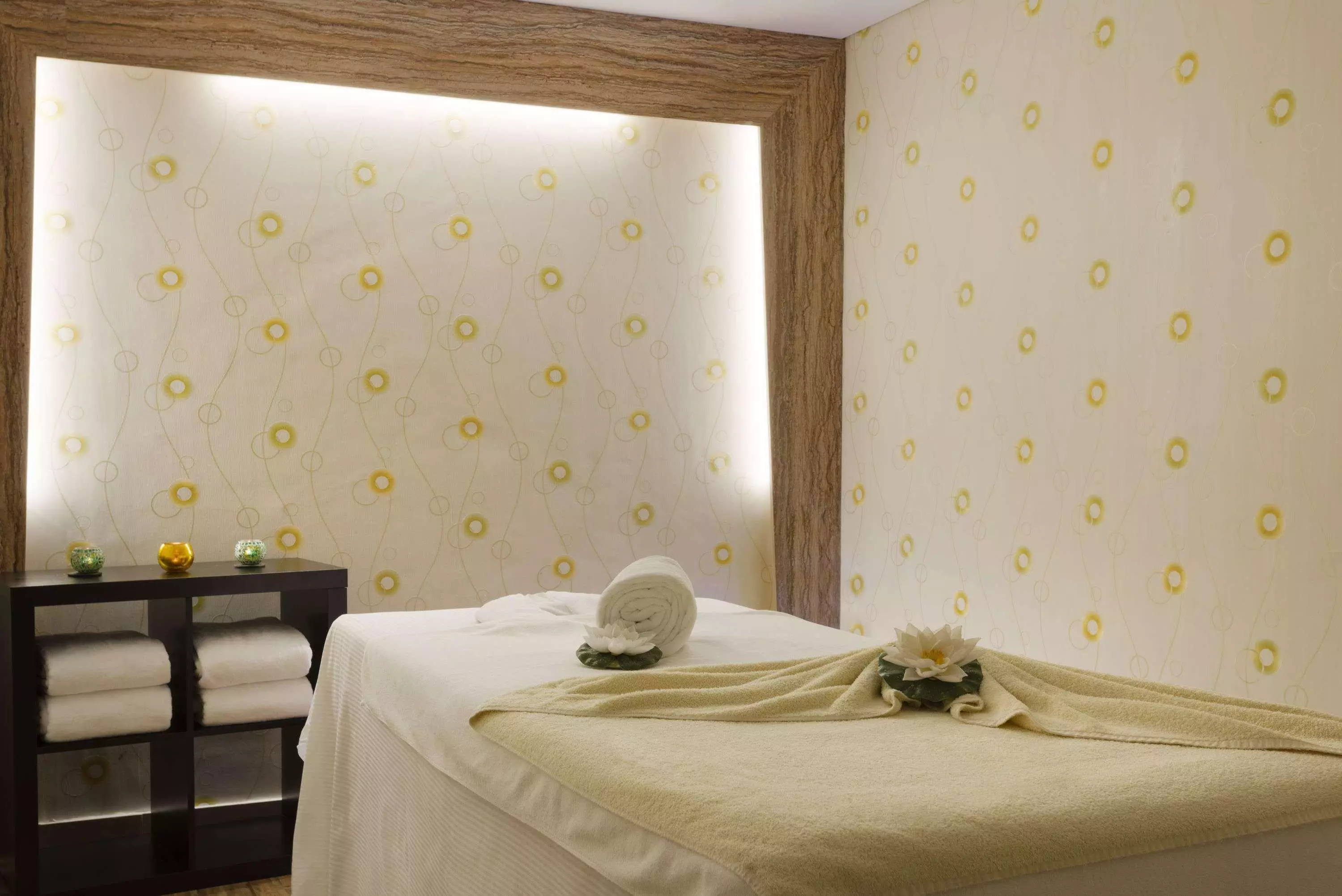 هتل Ramada by Wyndham Abu Dhabi Corniche ابوظبی
