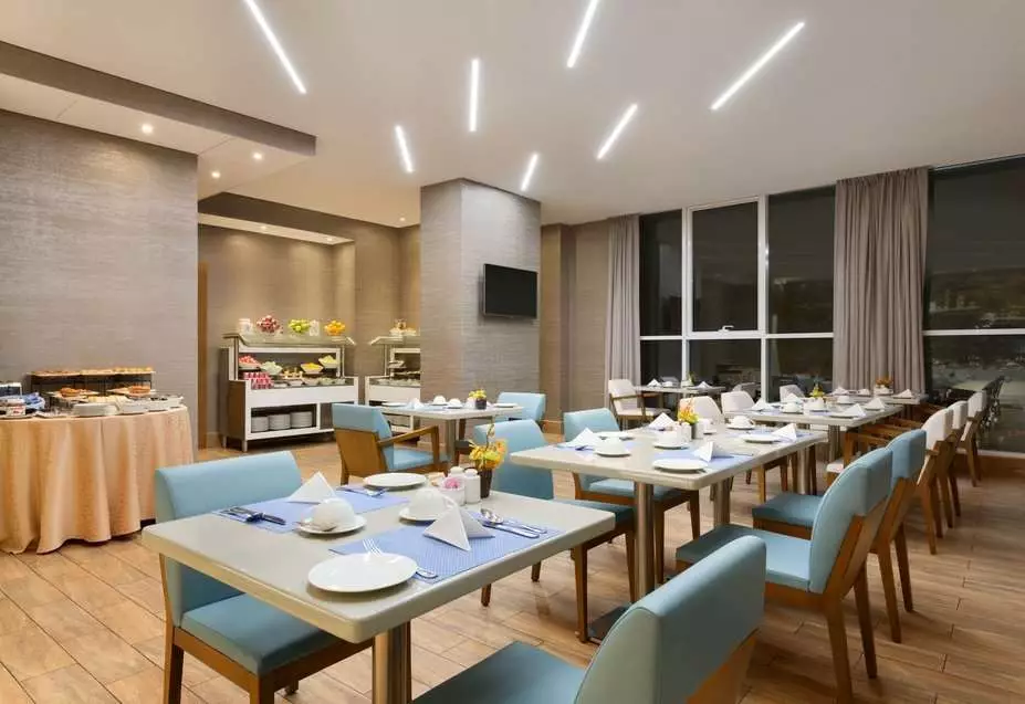 هتل TRYP by Wyndham Abu Dhabi City Center ابوظبی
