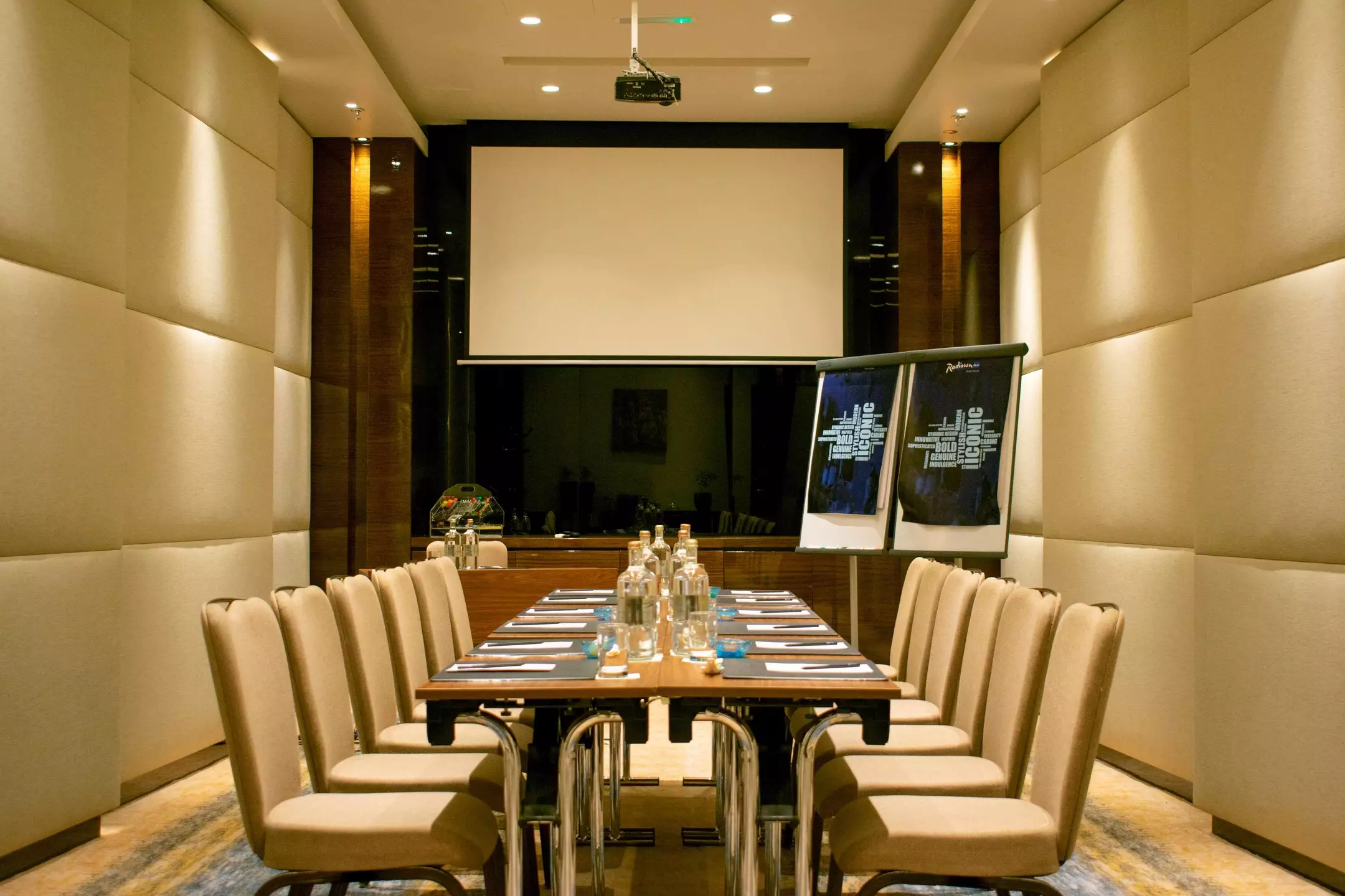 Alibaba https://cdn.alibaba.ir/ostorage/hotel-accommodation-images/69ea730d61ec039ef756fc18_Ajman-Radisson-Blu-Hotel-Ajman-1.webp