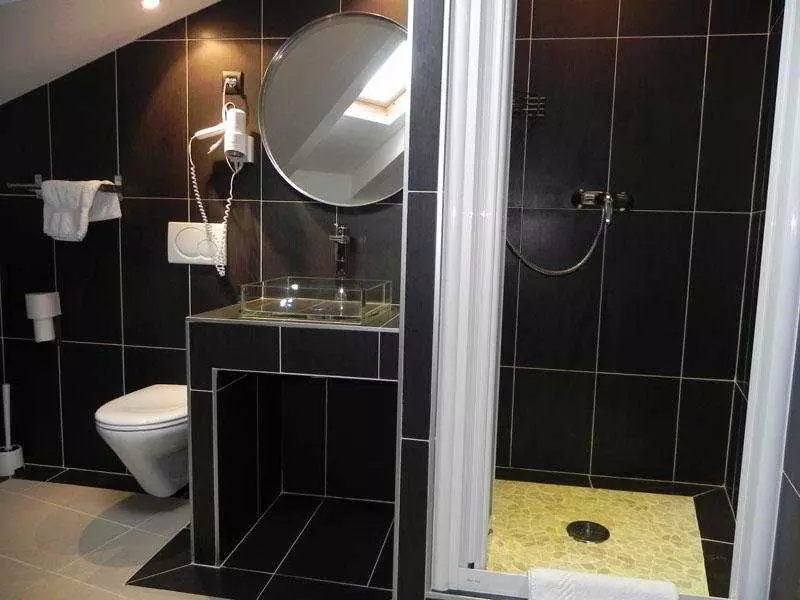 Alibaba https://cdn.alibaba.ir/ostorage/hotel-accommodation-images/69eae408eb1ae654aaa2060b_Nice-Trocadero-1.webp