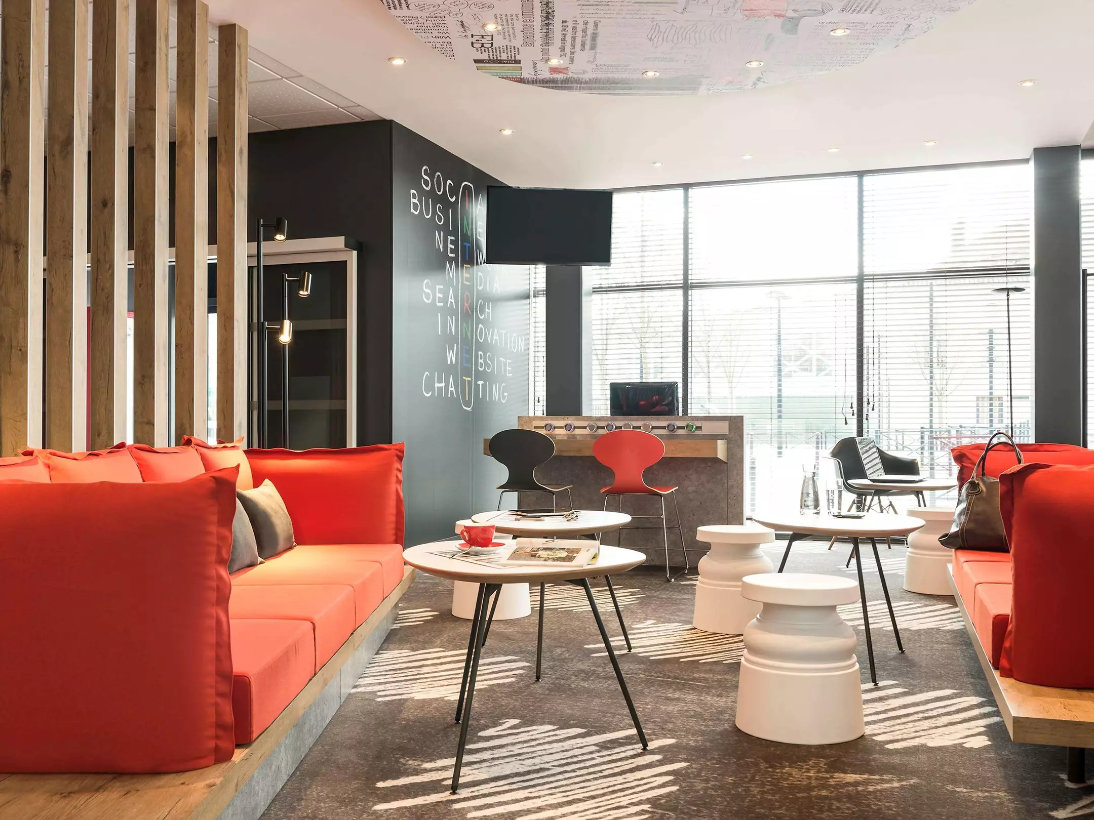 هتل Hôtel ibis Bordeaux Centre Bastide بوردو