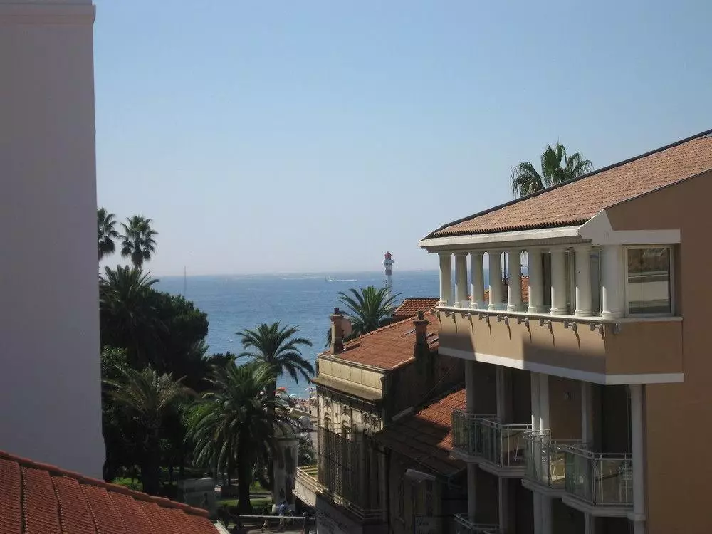 هتل Hotel Le Mistral کن