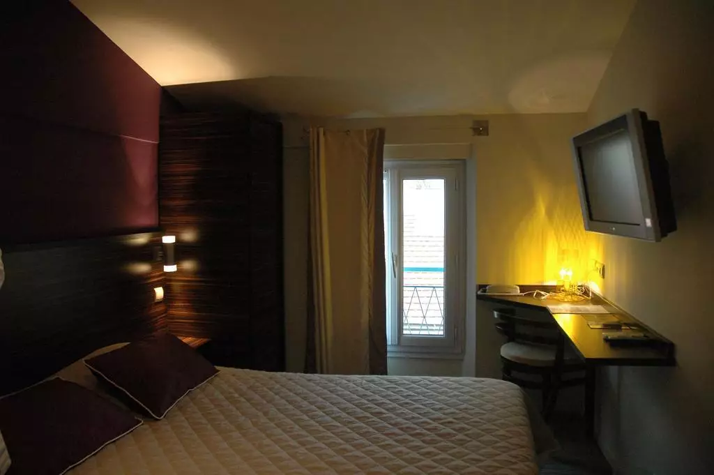 هتل Hotel Le Mistral کن