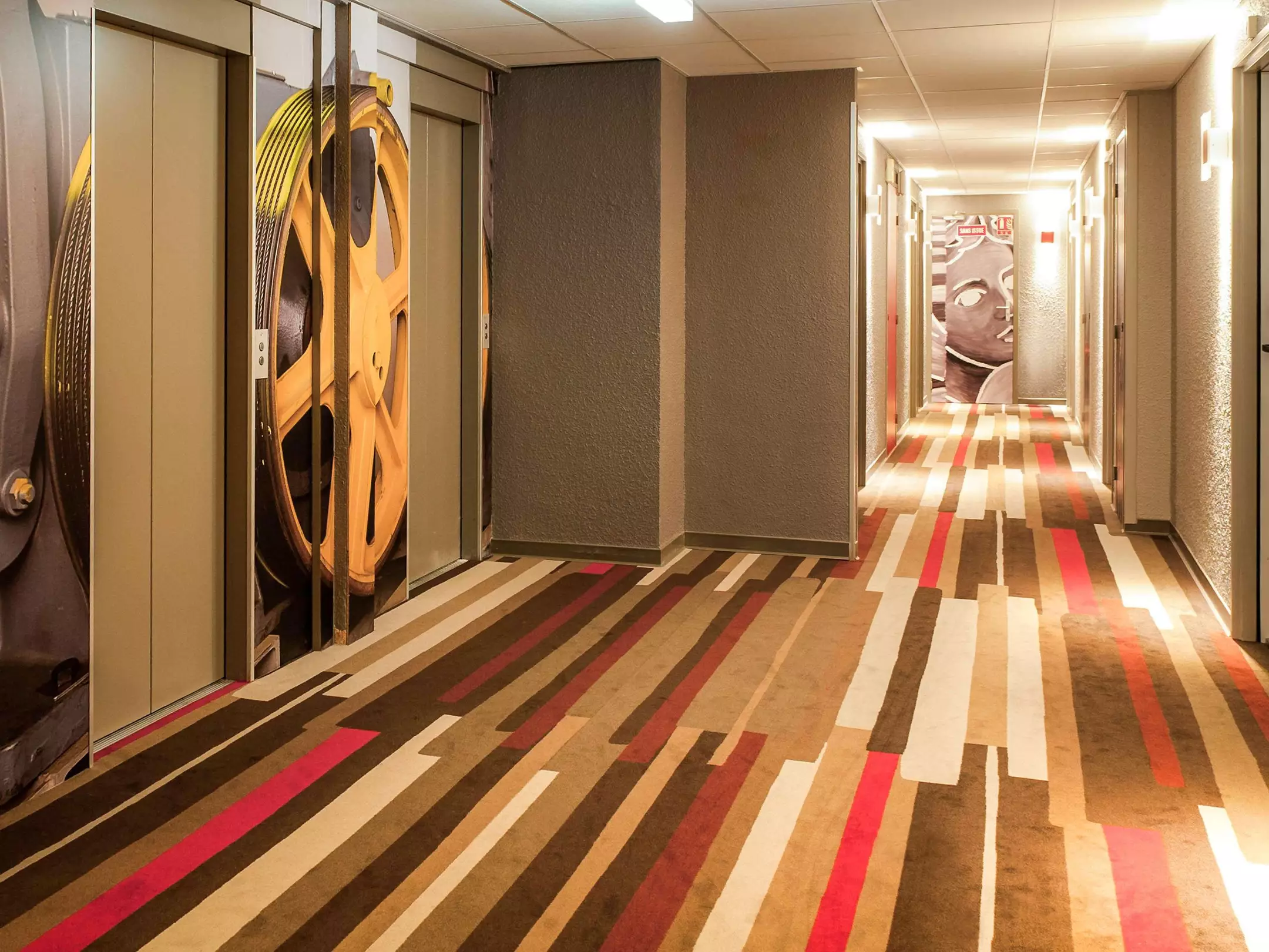 Alibaba https://cdn.alibaba.ir/ostorage/hotel-accommodation-images/69eb3cabeb1ae654aaa21741_Courbevoie-ibis-Paris-La-D-fense-Courbevoie-1.webp