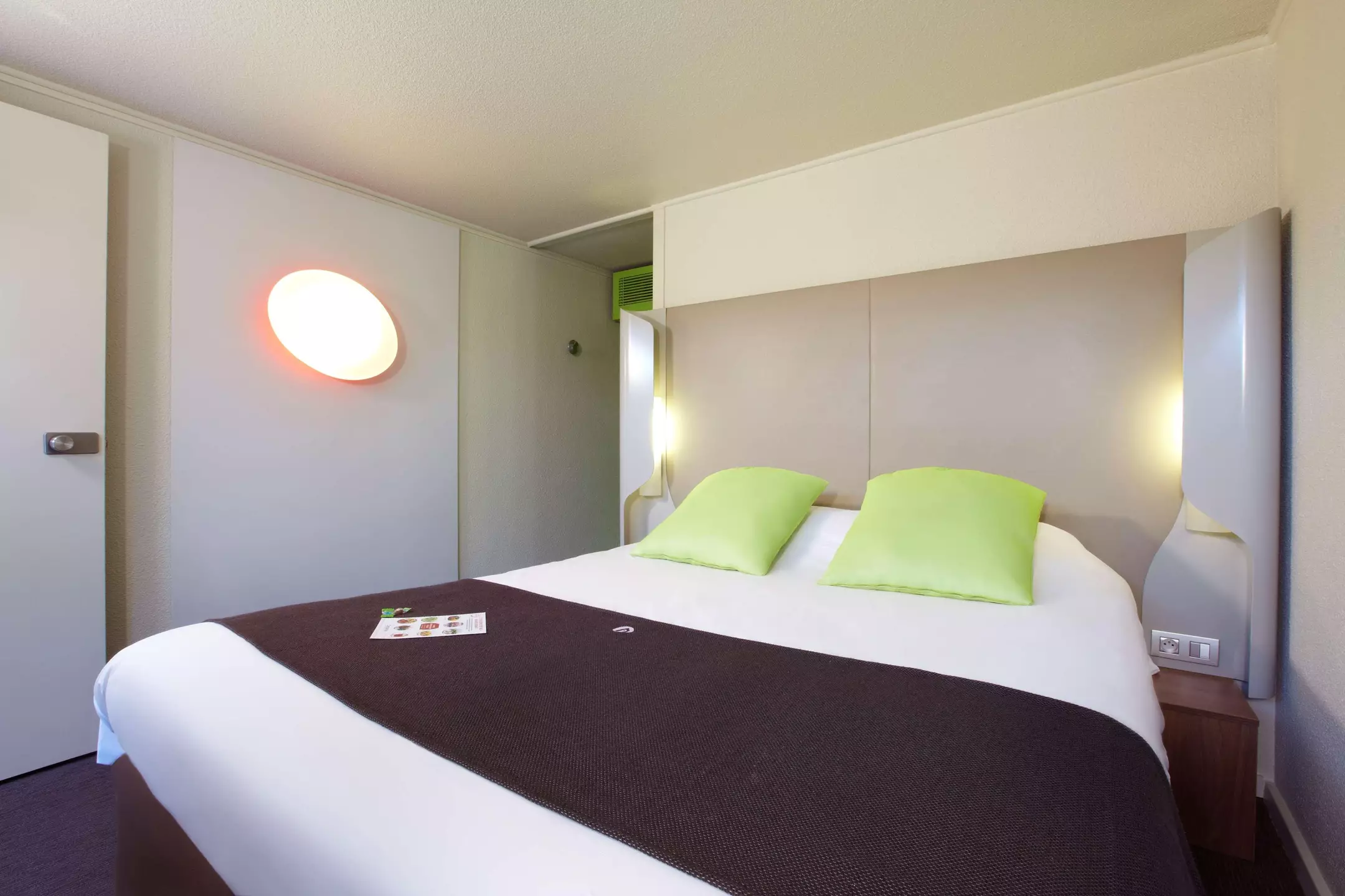 هتل Hotel Campanile Meaux Meaux