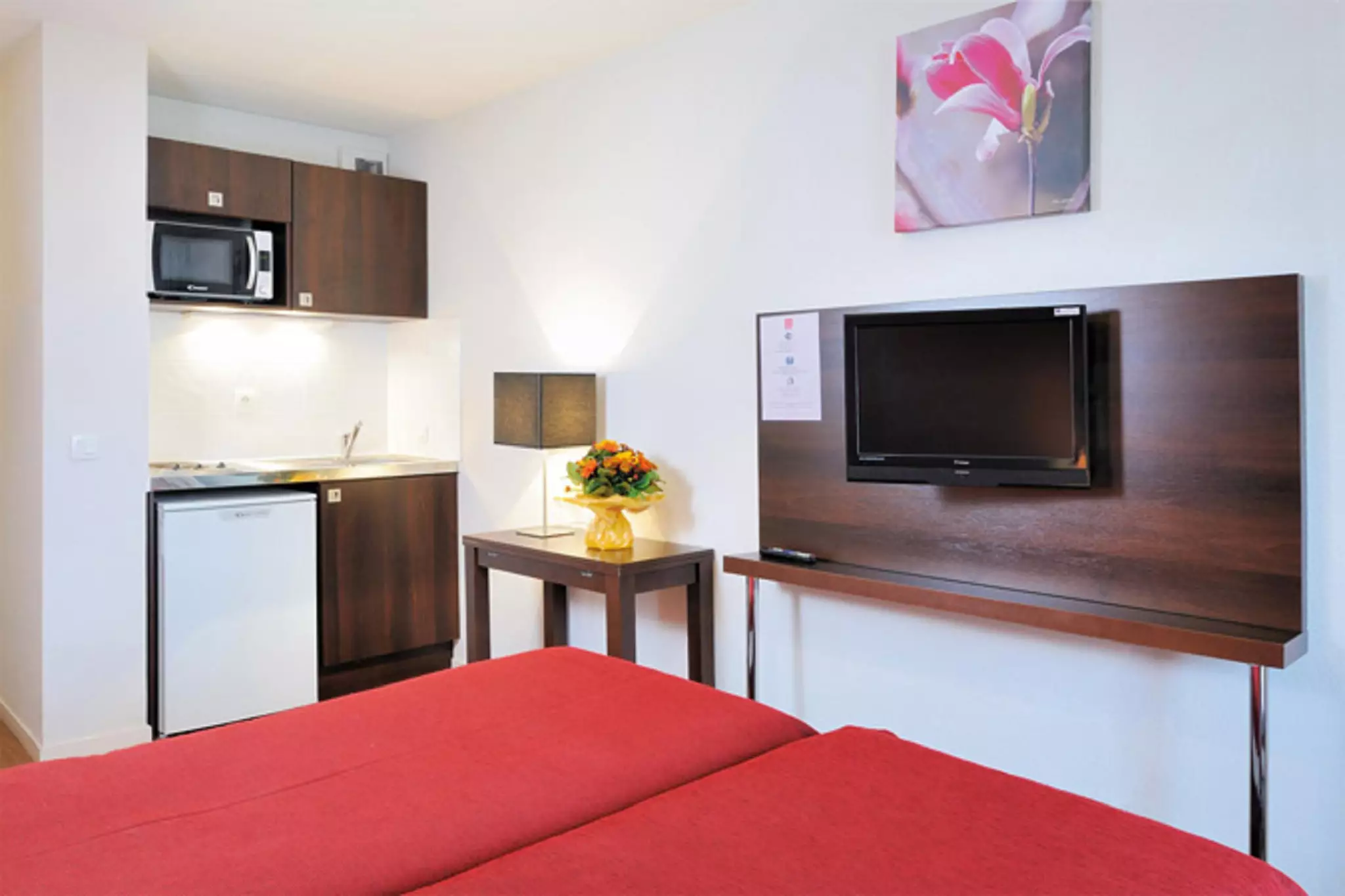 Alibaba https://cdn.alibaba.ir/ostorage/hotel-accommodation-images/69ec07de61ec039ef7575875_Malakoff-Sejours--Affaires-Paris-Malakoff-1.webp