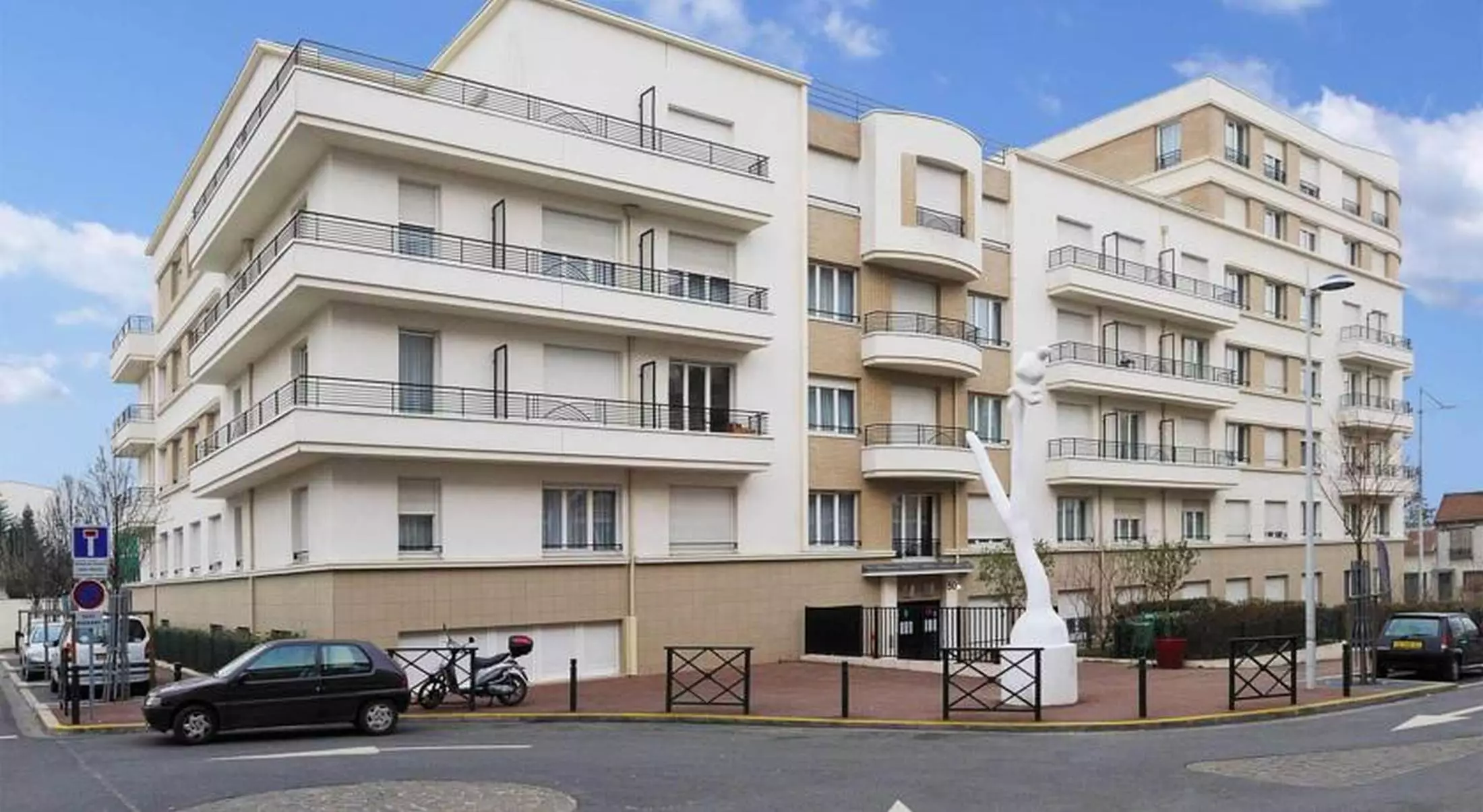 Alibaba https://cdn.alibaba.ir/ostorage/hotel-accommodation-images/69ecd3f1eb1ae654aaa27eb9_Nanterre-S-jours--Affaires-Paris-Nanterre-0.webp