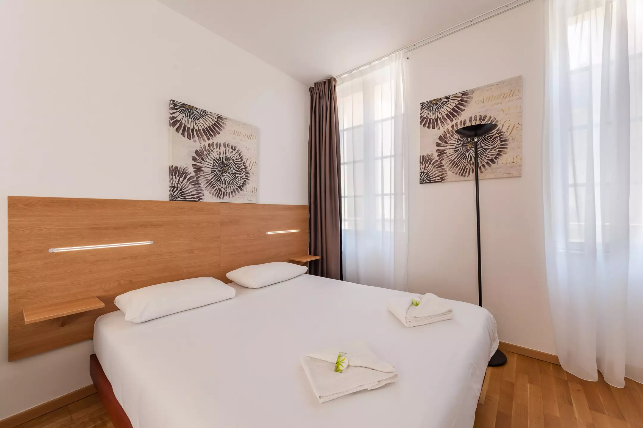 Alibaba https://cdn.alibaba.ir/ostorage/hotel-accommodation-images/69ecf3deeb1ae654aaa28c5d_Marseille-Residhotel-Marseille-Vieux-Port-1.webp
