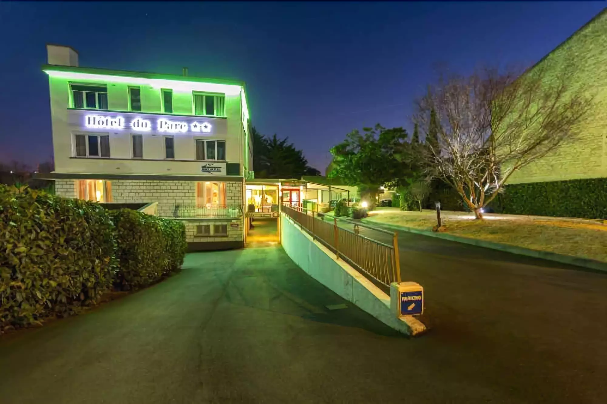 هتل Brit Hotel du Parc Niort Niort