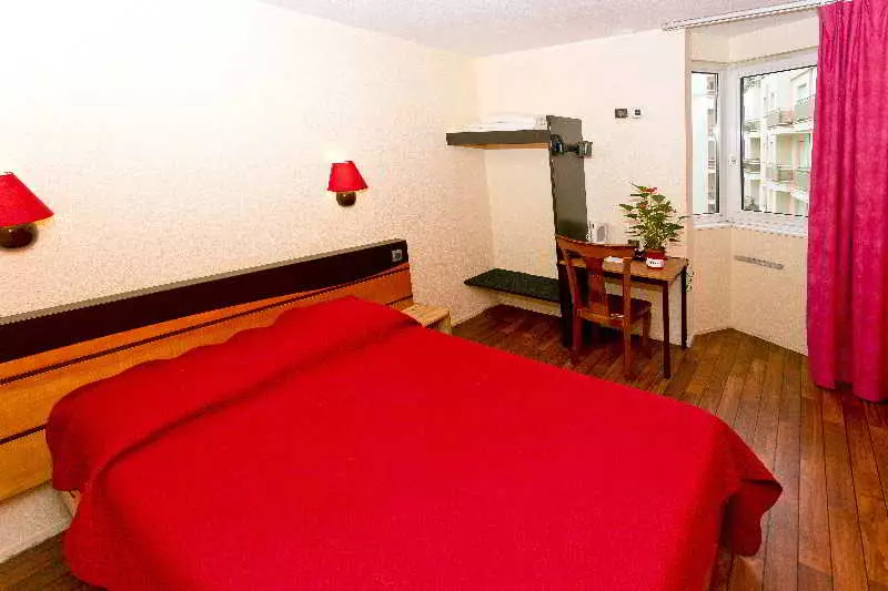 Alibaba https://cdn.alibaba.ir/ostorage/hotel-accommodation-images/69ed4eabeb1ae654aaa2bd59_Joinville-Le-Pont-Hipotel-H-tel-Paris-Hippodrome-Parc-Floral-1.webp