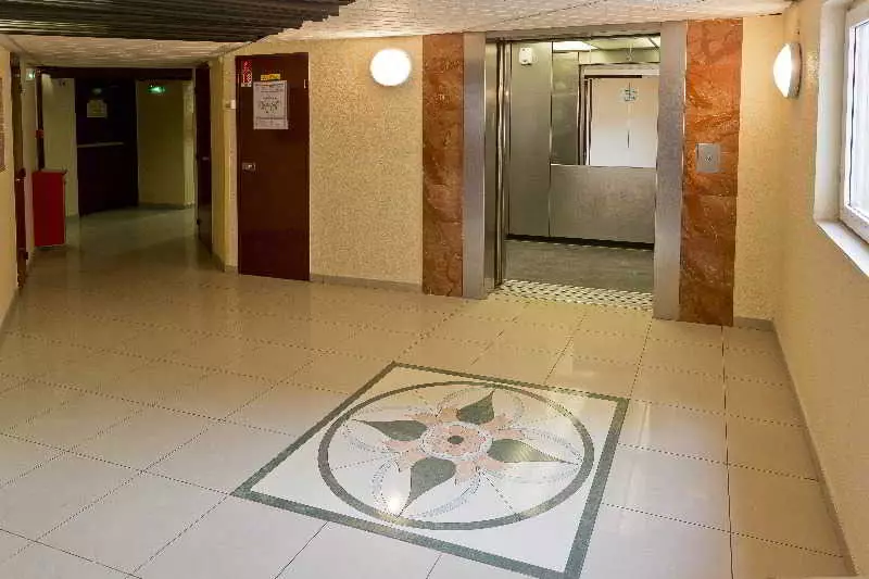 هتل Hipotel Hôtel Paris Hippodrome Parc Floral Joinville-Le-Pont