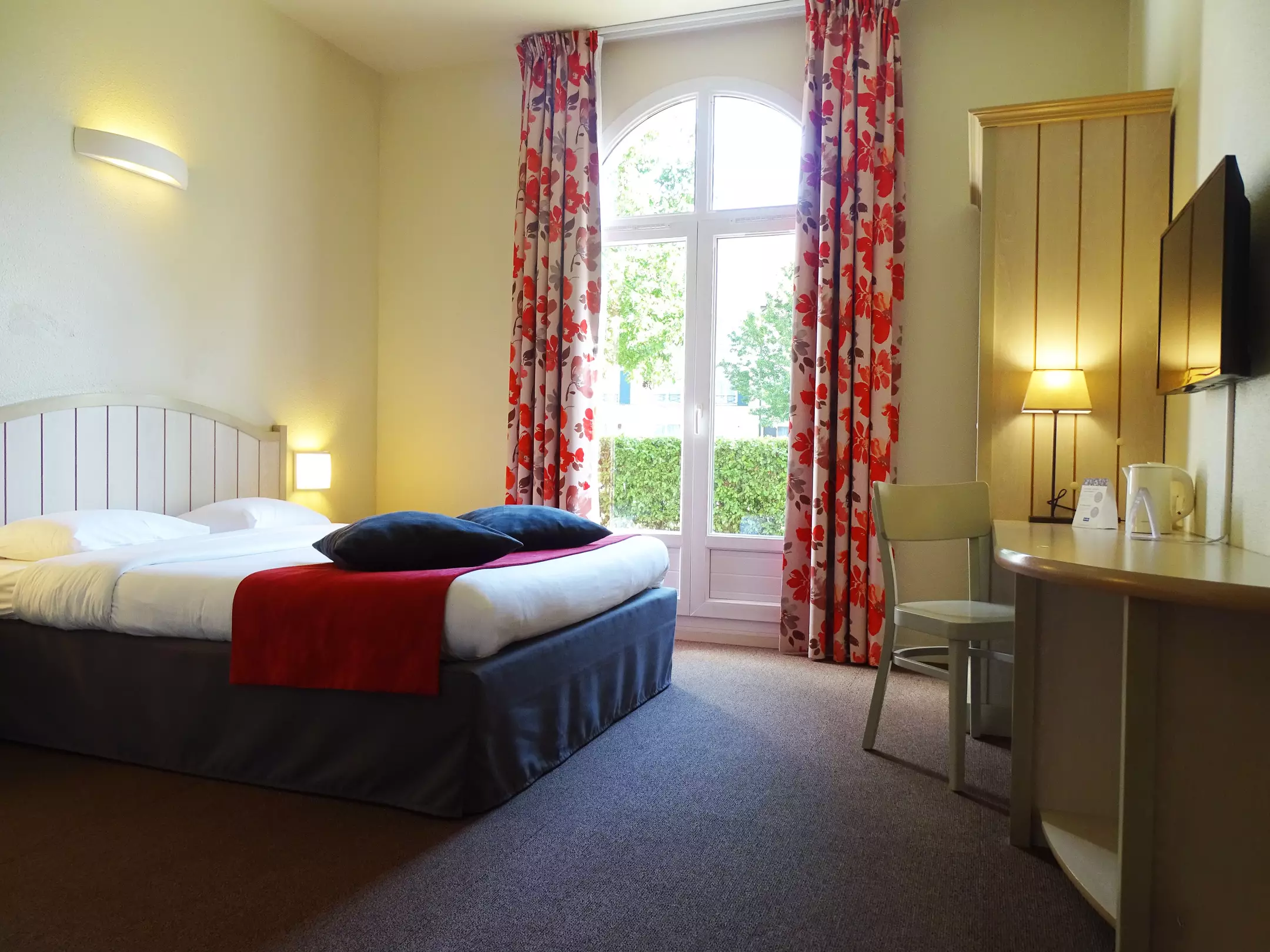 Alibaba https://cdn.alibaba.ir/ostorage/hotel-accommodation-images/69ed6175eb1ae654aaa2c270_Magny-le-Hongre-Campanile-Val-de-France-1.webp