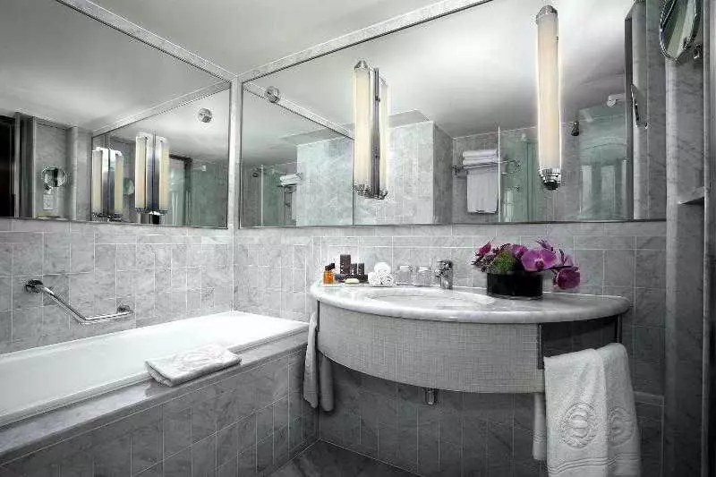 هتل Sheraton Paris Airport Hotel & Conference Centre Roissy-en-France