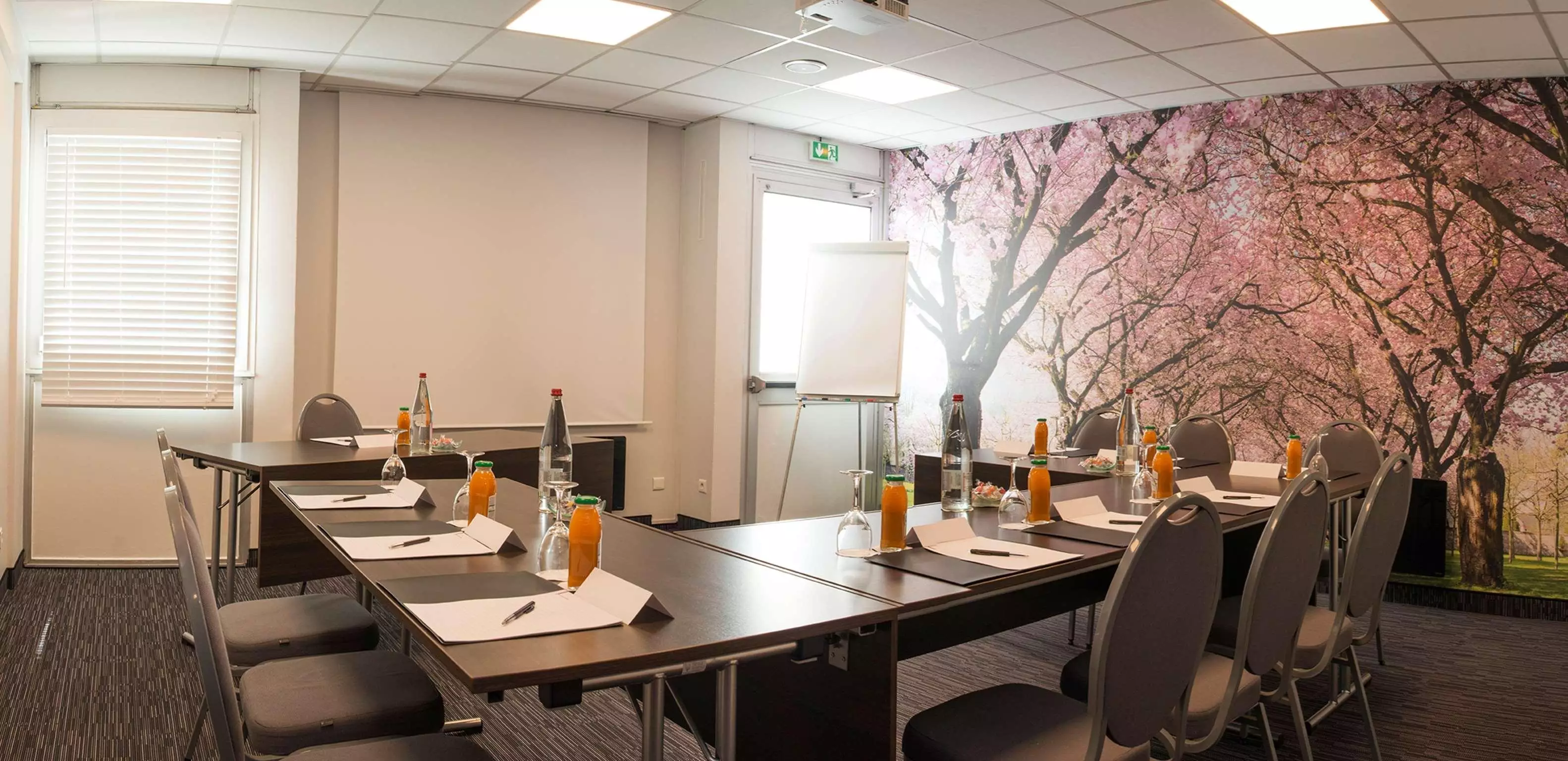Alibaba https://cdn.alibaba.ir/ostorage/hotel-accommodation-images/69ed9bedeb1ae654aaa2c7e3_Montigny-le-Bretonneux-Best-Western-Paris-Saint-Quentin-1.webp